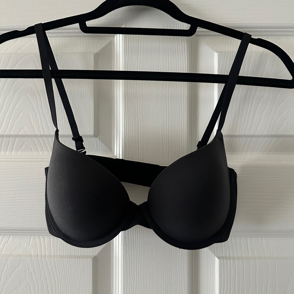 SKIMS Fits Everybody Push-Up Bra – Black – 32D NWOT